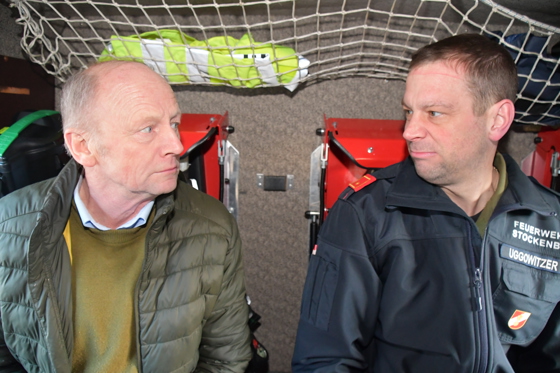 BGM Hans J&ouml;rg Kerschbaumer mit FF Kdtstv Martin Uggowitzer