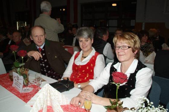 BGM Hans Jörg Kerschbaumer mit Freundin Martina und Vzbgm Anna Hoffmann