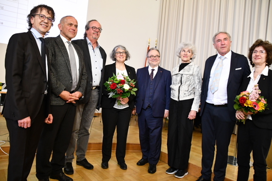 recht´s neben der designierten Superindententin - Bischof Michael Chalupka von der ev. Kirche Österreich