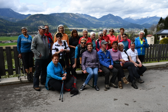 ...mit Gruppenfoto...