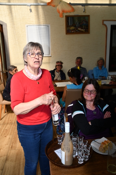 Einkehrschwung im GH Kohlmeister in Ebenwald - bei sehr guten Essen gab es danach von der Wirtin hochprozentiges