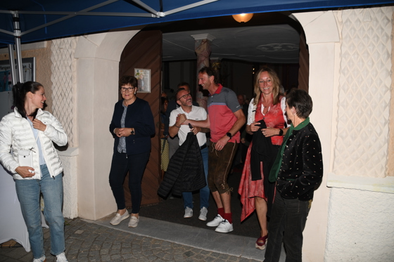 nach der Lieder Tafel gibt es ein geselliges Beisammensein...