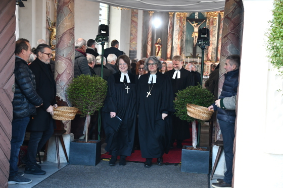 Auszug aus der Kirche