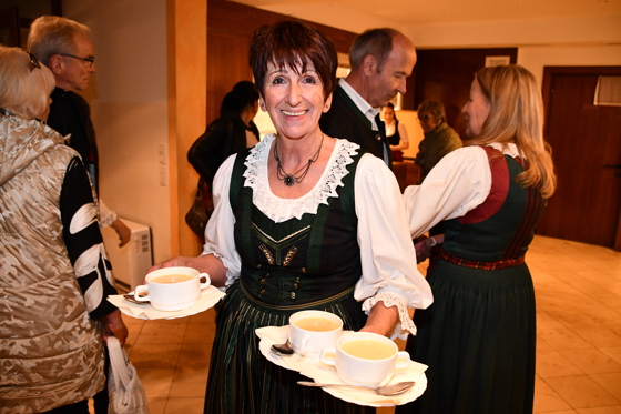 verwöhnt wurden wir mit Kärntner Kirchtagssuppe samt Reindling