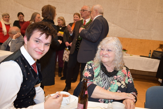 Clemens -Sohn von Andrea mit seiner Oma