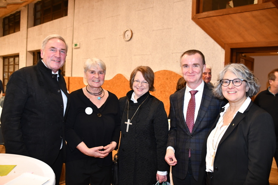 v.l.n.r.: Alt-Superintendent Manfred Sauer mit Gattin, Bisch&ouml;fin Cornelia Richter, Ministerialrat (Bundeskanzleramt) Hr. Fischer, Superintendentin Andrea Mattioli