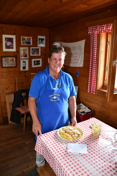 H&uuml;ttenwirtin Renate ist schon bereit...