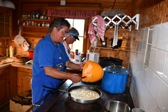 ...Renate sorgt f&uuml;r das s&uuml;&szlig;e