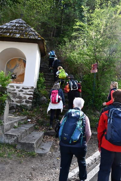 von Millstatt ging es ordentlich &uuml;ber 250 Stufen hoch zur Kapelle