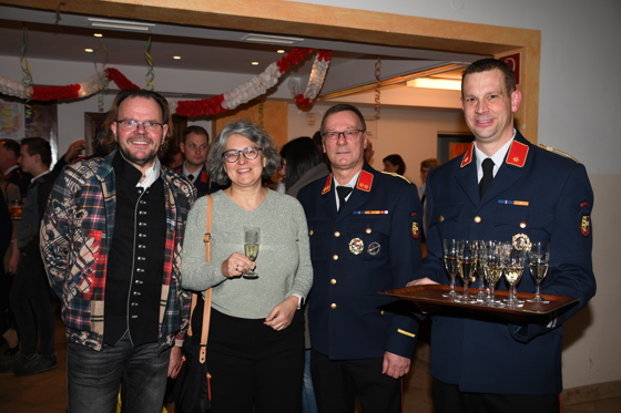 Von der Kommandantschaft herzlich begr&uuml;&szlig;t - Superintendentin Andrea Mattioli von der ev. Kirche K&auml;rnten mit Gatten Stefan